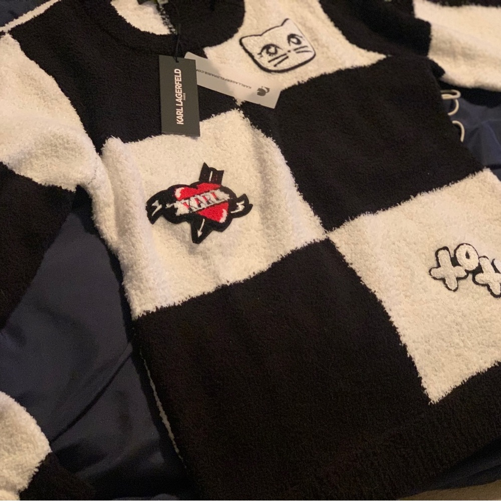 KARL LAGERFELD SWEATER never worn
